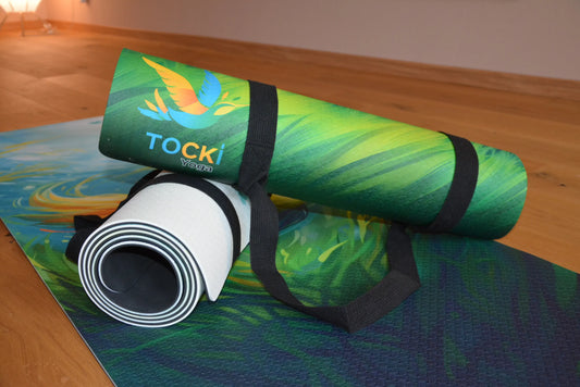 Bunte Kinderyogamatte für Kinder mit Eidechsen-Motiv