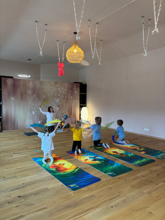 TOCKI YOGA BEWEGUNG MIT KINDERN